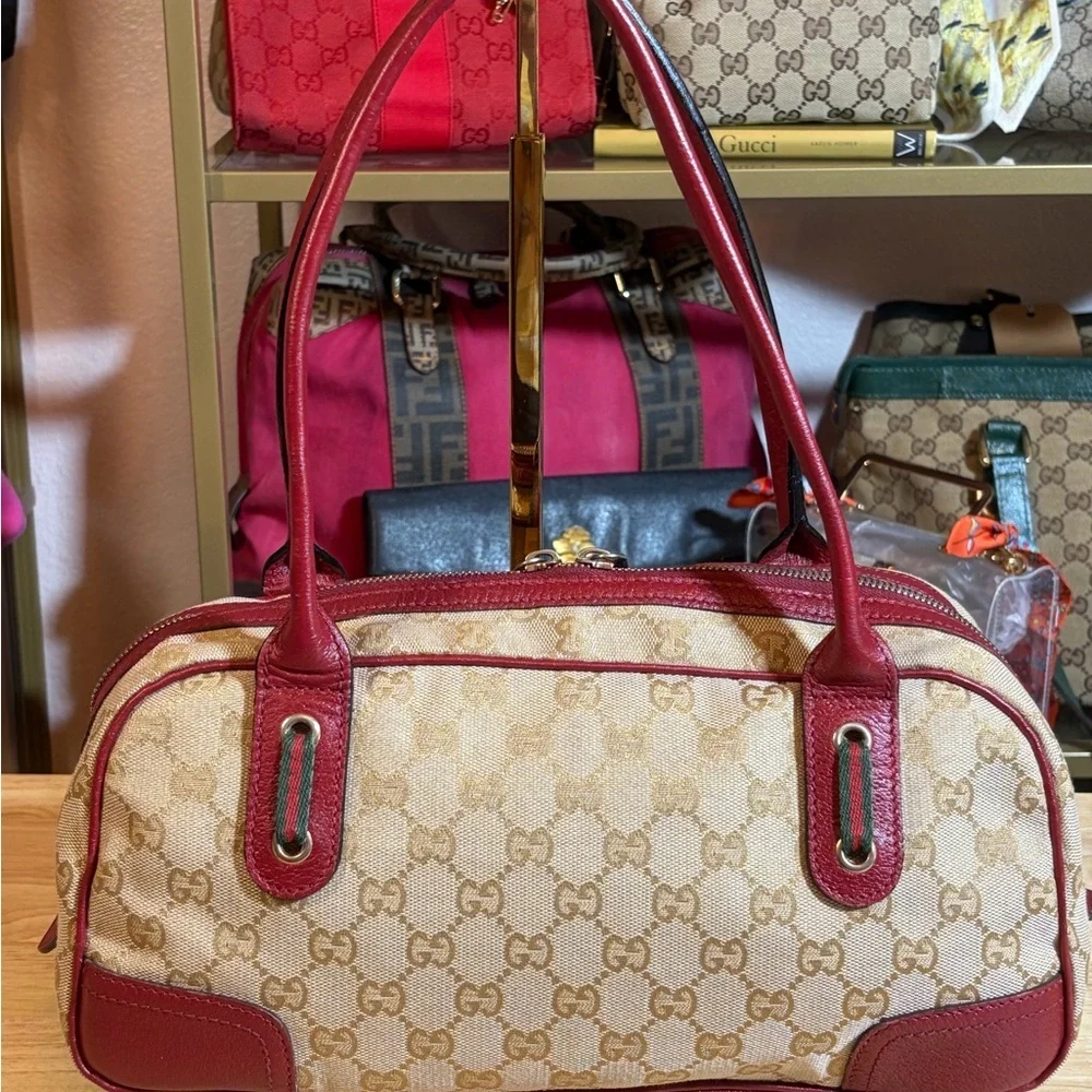 Gucci Princy Shoulder Bag - Picture 2 of 13